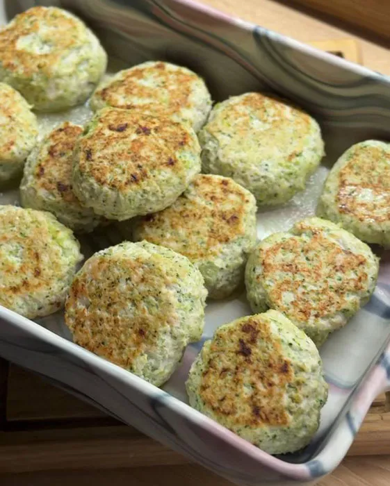 Куринные котлеты с брокколи