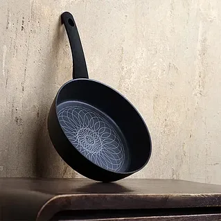 Глубокая сковорода: в чем ее преимущества