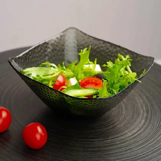 Выбираем салатник: материалы, форма, размер
