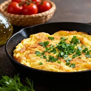 Омлет на сковороде - как сделать пышным и нежным