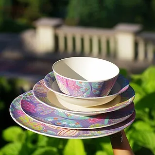 Посуда для детей из бамбука – ярко и безопасно!