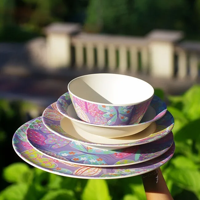 Посуда для детей из бамбука – ярко и безопасно!