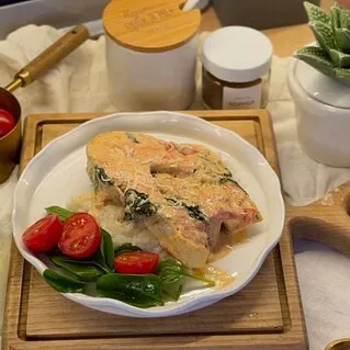 Семга в сливочном соусе: простой рецепт на сковороде