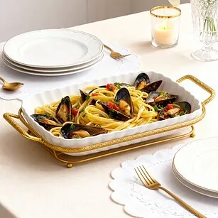 Cервировочное блюдо из фарфора 34 см на подставке