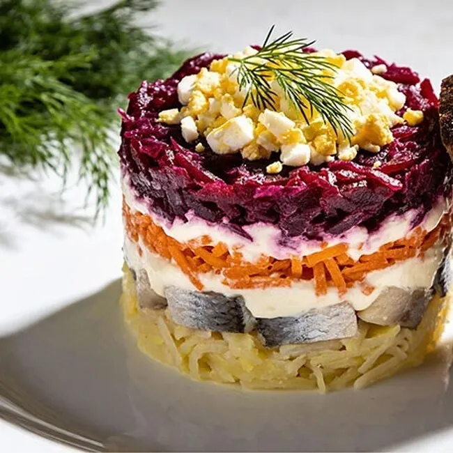 Селёдка под шубой: классический рецепт по слоям