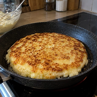 Ленивые хачапури с сыром на сковороде