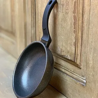 Какая антипригарная сковорода лучше?