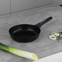 Сковорода индукционная 20 см Ferro