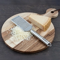 Терка мелкая с ручкой 25 см из нержавеющей стали Bergamo