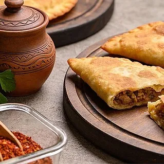 Чебуреки с фаршем: домашний рецепт