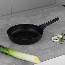 Сковорода индукционная 22 см Ferro