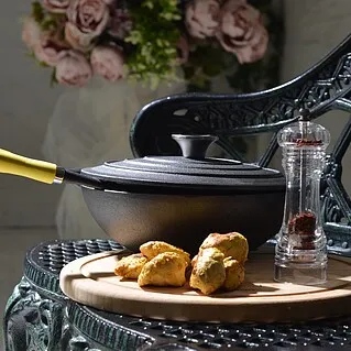 Что купить вместе с чугунной сковородой?