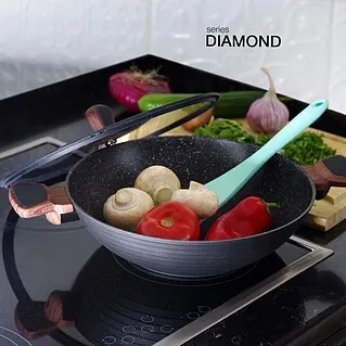 Новинка: сковорода-вок Diamond с антипригарным покрытием