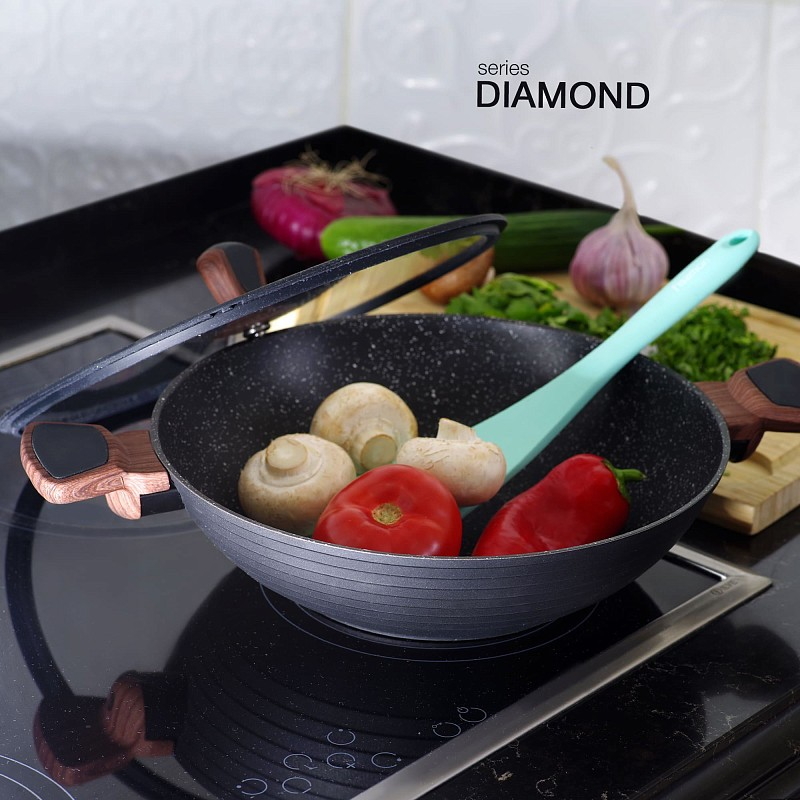 Новинка: сковорода-вок Diamond с антипригарным покрытием